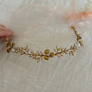 Elegant Gold Floral Headband
